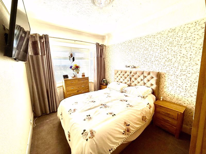 Bedroom- click for photo gallery